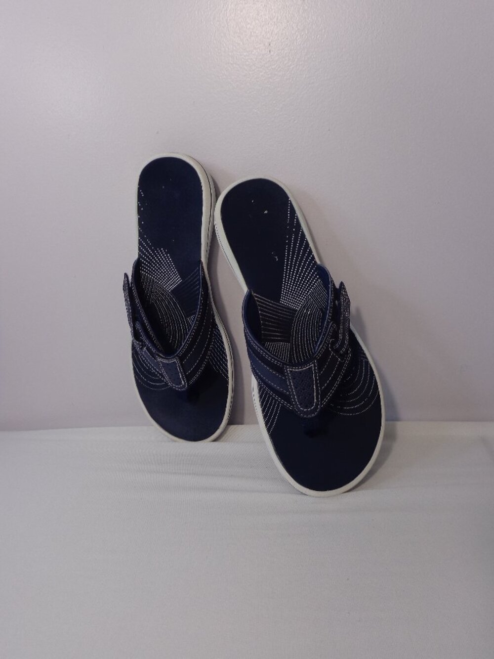 Clarks Cloudsteppers Navy Blue Flip Flop Thong Sandals Adjust Strap Women's Sz 9